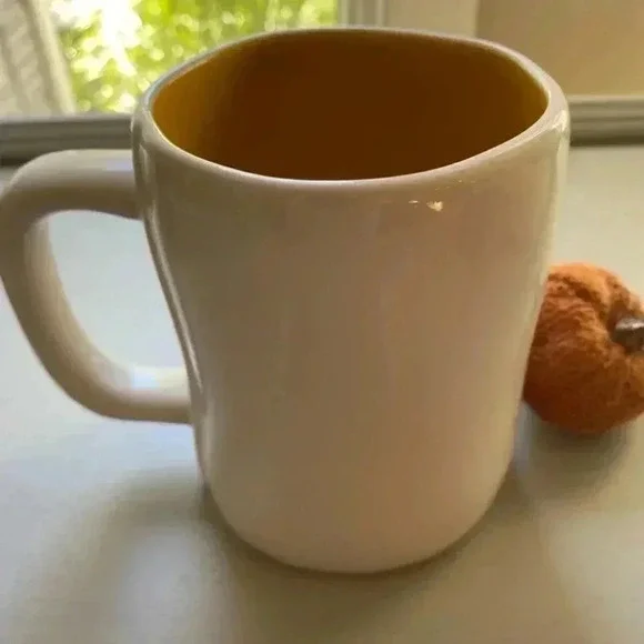 Rae Dunn Bumble ceramic mug 🐝 - Picture 5 of 8